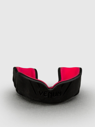 Капа боксерская Venum Challenger Black/Raspberry